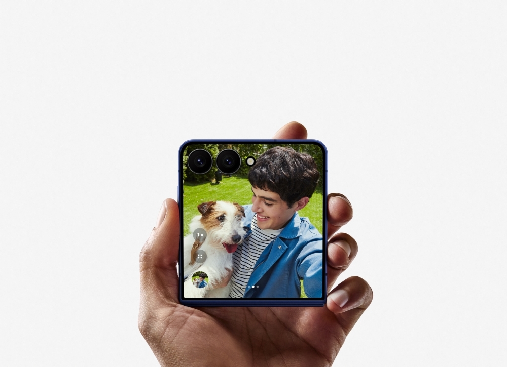Samsung Galaxy Z Flip7 Launched: Exciting Overview! 4 Samsung Galaxy Z Flip7